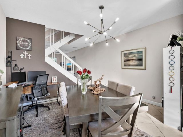 Продажа дома по адресу 1839 N Dixie Hwy 1839 - фото 5813419