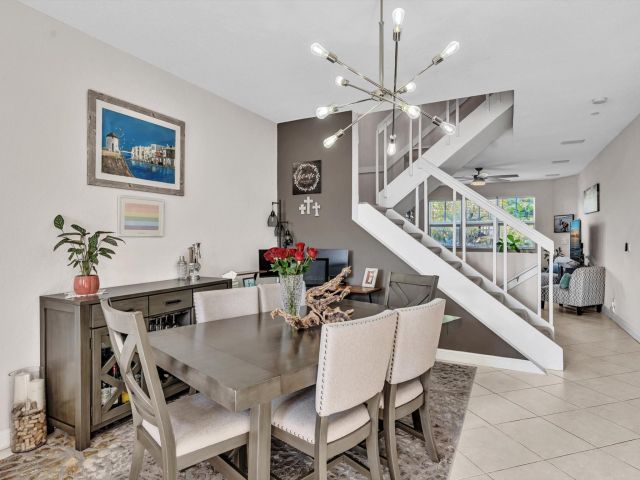 Продажа дома по адресу 1839 N Dixie Hwy 1839 - фото 5813420