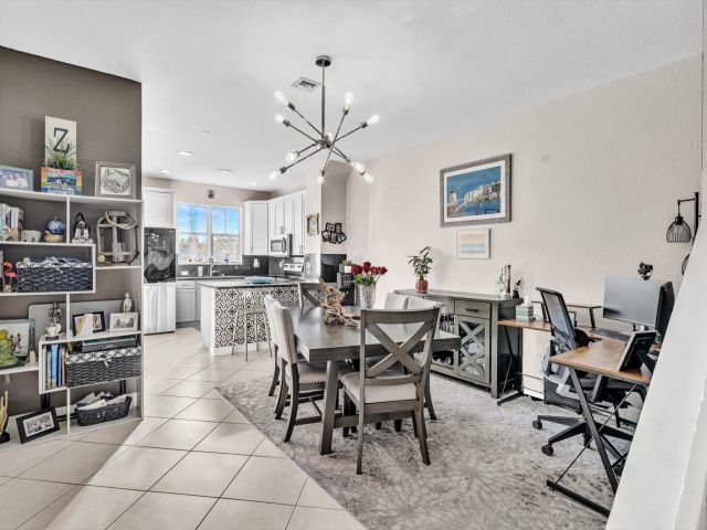 Продажа дома по адресу 1839 N Dixie Hwy 1839 - фото 5813421