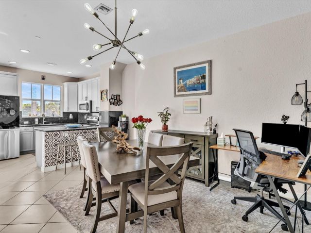 Продажа дома по адресу 1839 N Dixie Hwy 1839 - фото 5813422