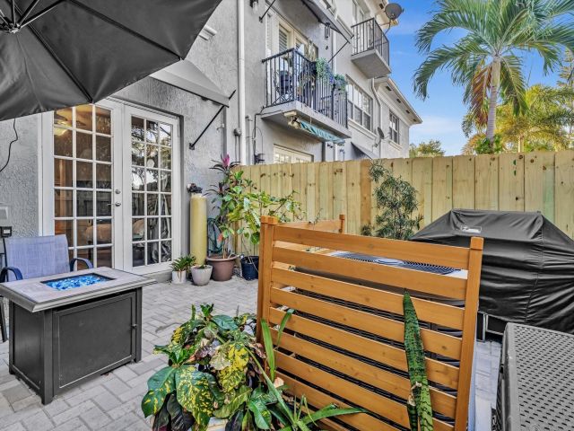 Продажа дома по адресу 1839 N Dixie Hwy 1839 - фото 5813426