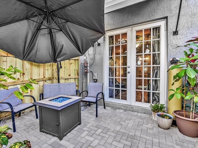 Продажа дома по адресу 1839 N Dixie Hwy 1839 - фото 5813427