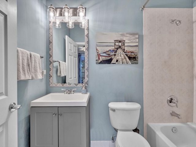 Продажа дома по адресу 1839 N Dixie Hwy 1839 - фото 5813428