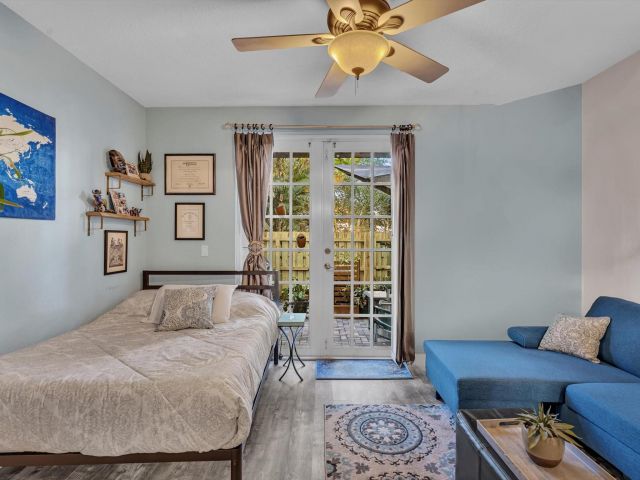 Продажа дома по адресу 1839 N Dixie Hwy 1839 - фото 5813430