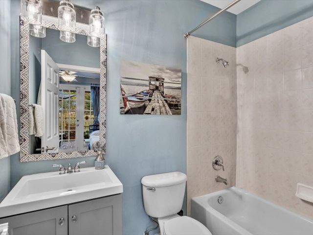 Продажа дома по адресу 1839 N Dixie Hwy 1839 - фото 5813431