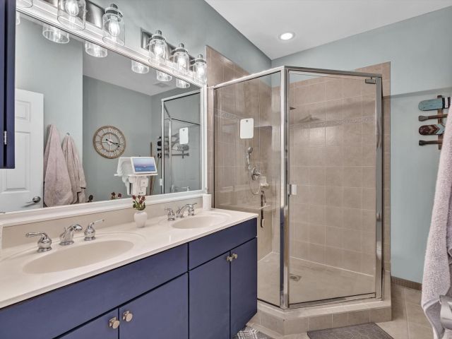 Продажа дома по адресу 1839 N Dixie Hwy 1839 - фото 5813434