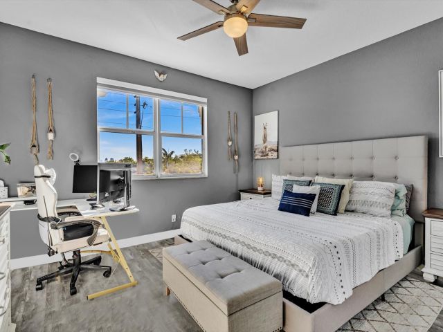 Продажа дома по адресу 1839 N Dixie Hwy 1839 - фото 5813435