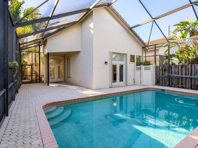 Продажа дома по адресу 6674 NW 25th Avenue - фото 5694338