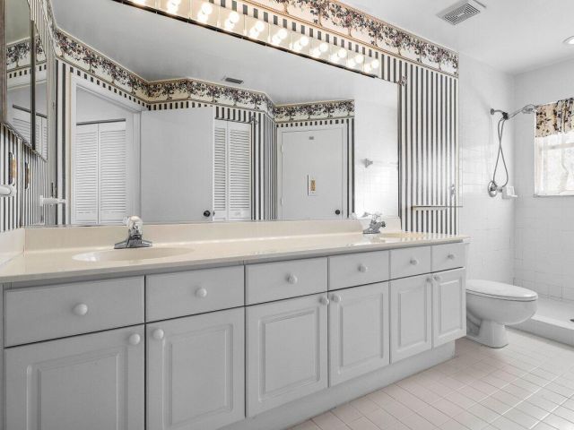 Продажа дома по адресу 6674 NW 25th Avenue - фото 5694341