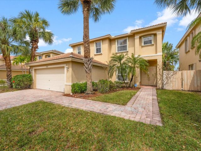 Продажа дома по адресу 5002 Victoria Circle - фото 5750356