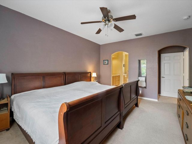 Продажа дома по адресу 5002 Victoria Circle - фото 6116374