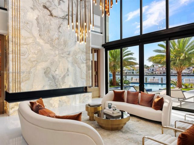 Продажа дома по адресу 501 Middle River Dr - фото 5697963