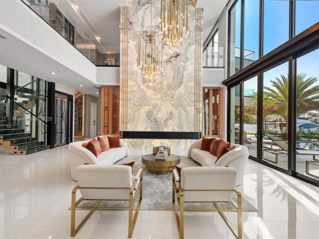 Продажа дома по адресу 501 Middle River Dr - фото 5697964