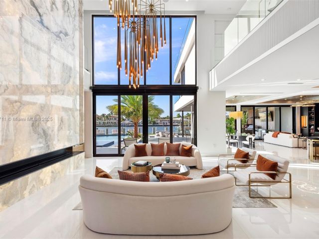 Продажа дома по адресу 501 Middle River Dr - фото 5697965