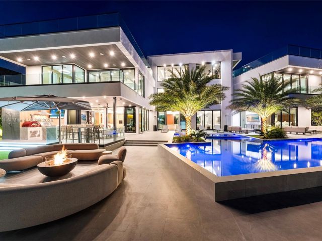 Продажа дома по адресу 501 Middle River Dr - фото 5697972