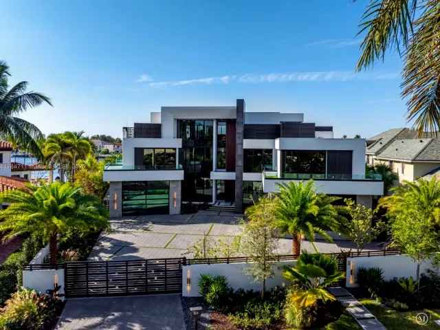 Продажа дома по адресу 501 Middle River Dr - фото 5697967