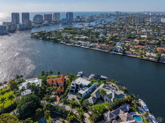 Продажа дома по адресу 501 Middle River Dr - фото 5697969