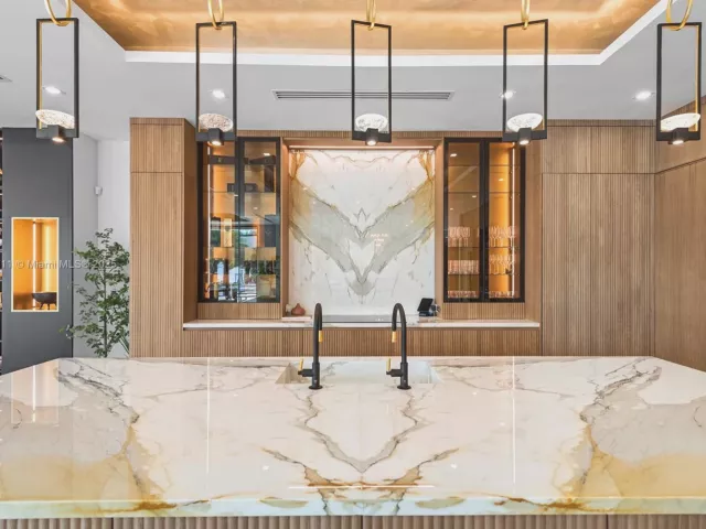 Продажа дома по адресу 501 Middle River Dr - фото 5697959