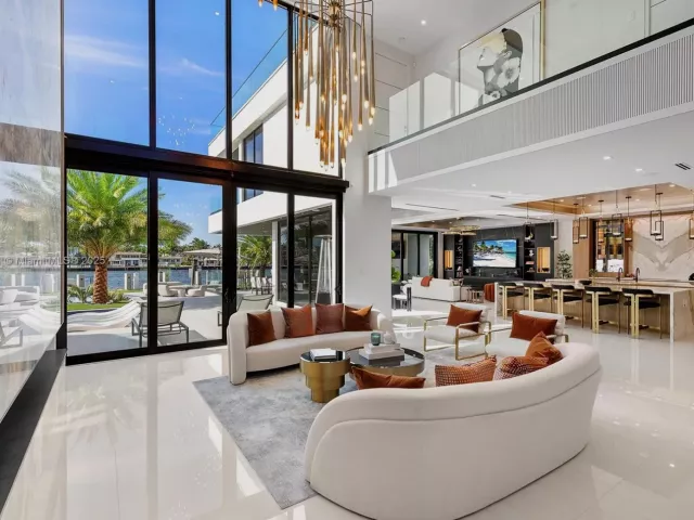 Продажа дома по адресу 501 Middle River Dr - фото 5697962