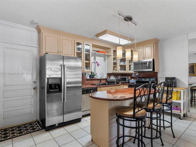 Продажа дома по адресу 5810 SW 22nd St - фото 5840703