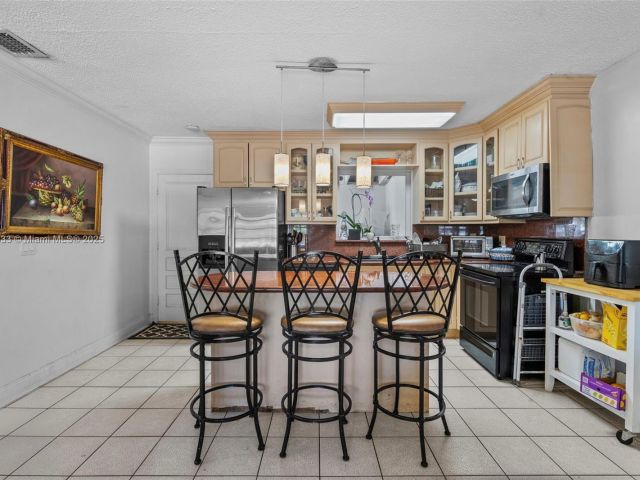 Продажа дома по адресу 5810 SW 22nd St - фото 5840705