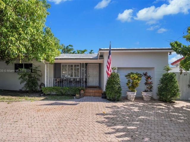 Продажа дома по адресу 5810 SW 22nd St - фото 5840723