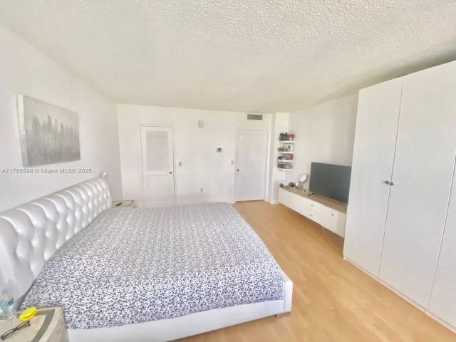 Продажа квартиры #8M - фото 6181819