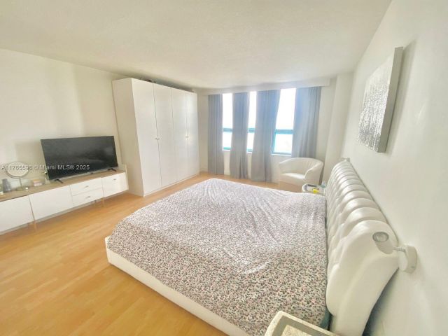 Продажа квартиры #8M - фото 6181820