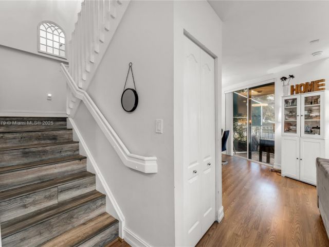 Продажа дома по адресу 789 NE 195th St - фото 5711155