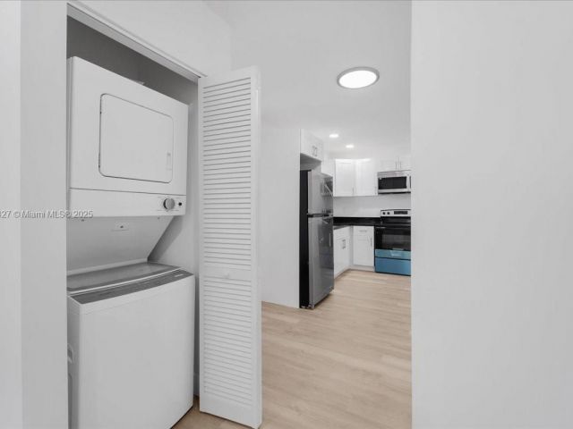 Продажа дома по адресу 2911 NW 30th St - фото 5703178