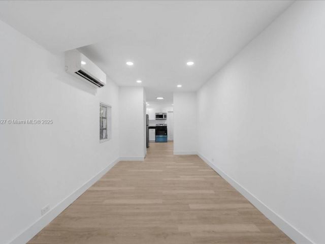 Продажа дома по адресу 2911 NW 30th St - фото 5703181