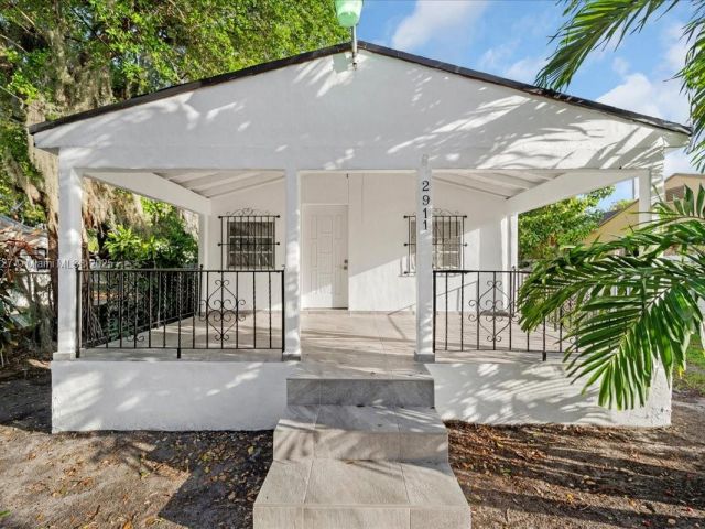 Продажа дома по адресу 2911 NW 30th St - фото 5703193