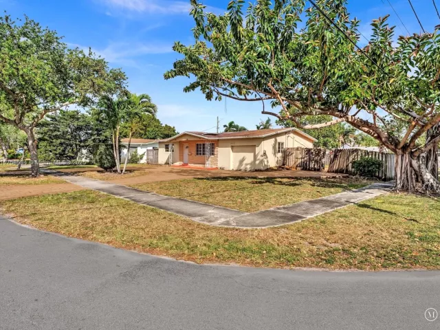 Продажа дома по адресу 4401 Johnson St - фото 5806228