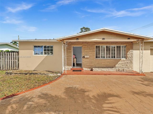 Продажа дома по адресу 4401 Johnson St - фото 5806226