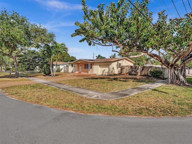 Продажа дома по адресу 4401 Johnson St - фото 5806228