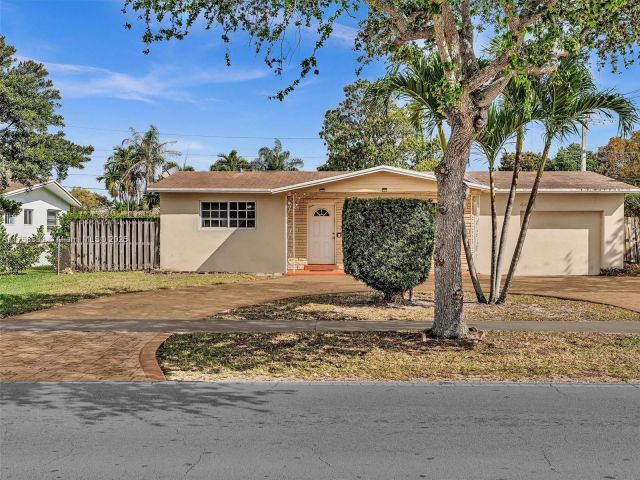 Продажа дома по адресу 4401 Johnson St - фото 5806229