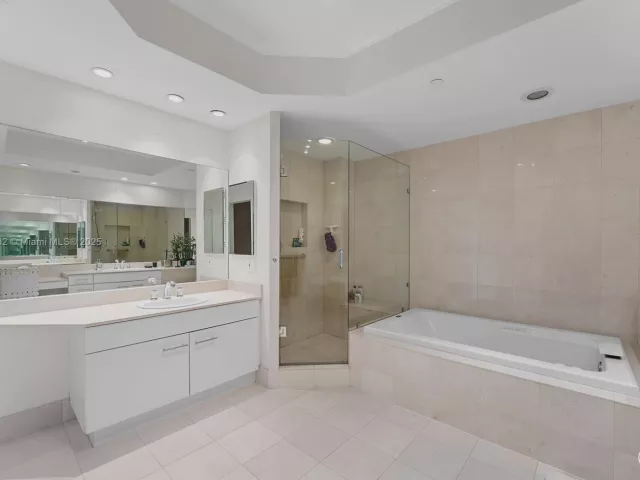 Продажа квартиры #1102 - фото 5772795