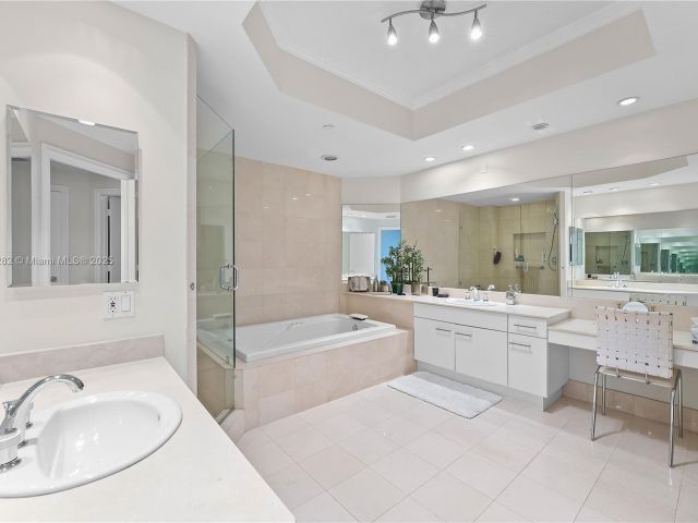 Продажа квартиры #1102 - фото 5772796