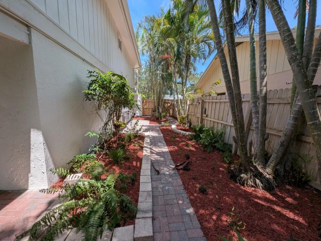 Дом в аренду по адресу 3069 NW 27th Terrace - фото 6391314