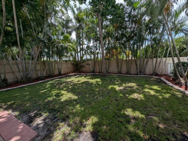 Дом в аренду по адресу 3069 NW 27th Terrace - фото 6391315