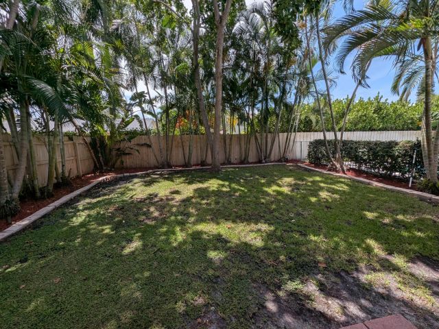 Дом в аренду по адресу 3069 NW 27th Terrace - фото 6391316