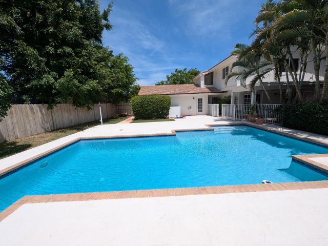 Дом в аренду по адресу 3069 NW 27th Terrace - фото 6391324