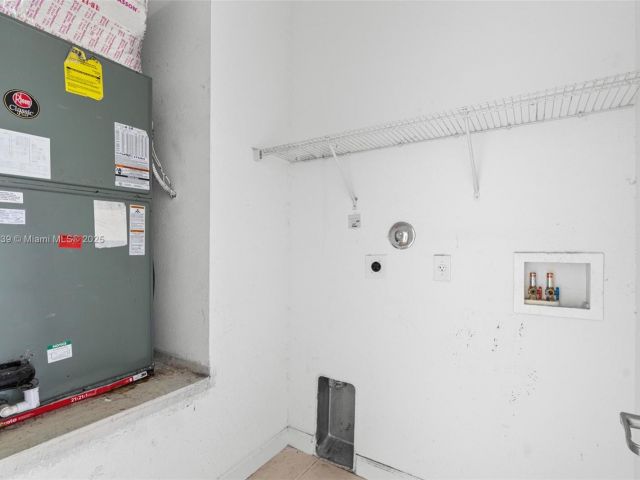 Продажа дома по адресу 601 SE 37th Pl - фото 5764674