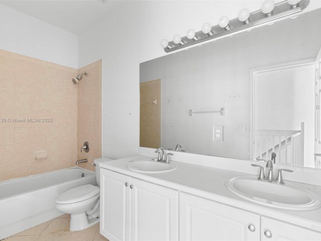 Продажа дома по адресу 601 SE 37th Pl - фото 5764675