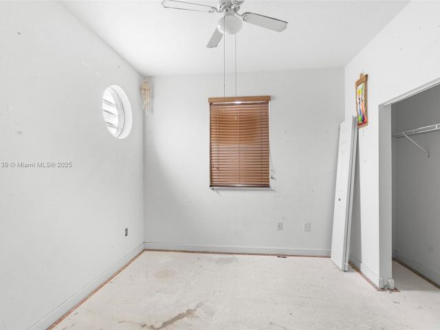 Продажа дома по адресу 601 SE 37th Pl - фото 5764676