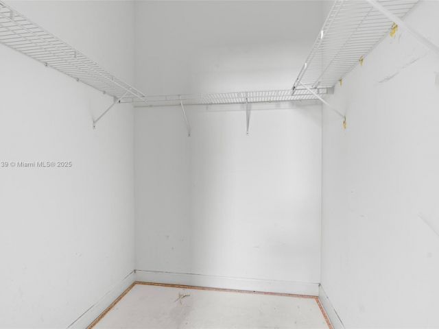 Продажа дома по адресу 601 SE 37th Pl - фото 5764677