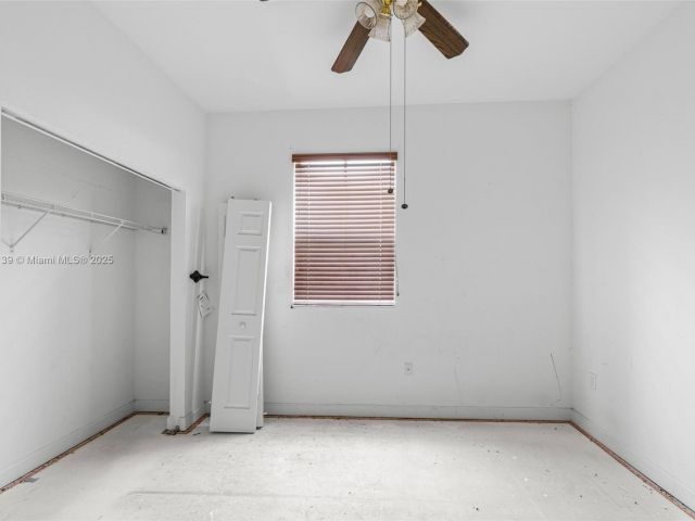 Продажа дома по адресу 601 SE 37th Pl - фото 5764683