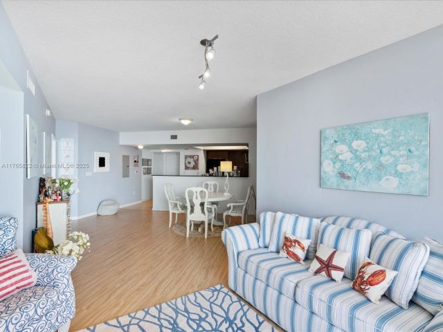 Продажа квартиры #3710 - фото 7415637