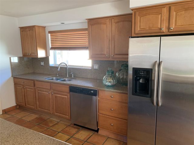 Продажа дома по адресу 1320 SE 4th Ave - фото 5711080