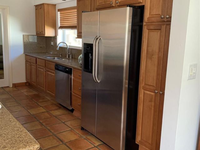 Продажа дома по адресу 1320 SE 4th Ave - фото 5711081